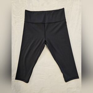 NWOT Zyia Active Light N Tight Hi Rise Crop Black 8-10